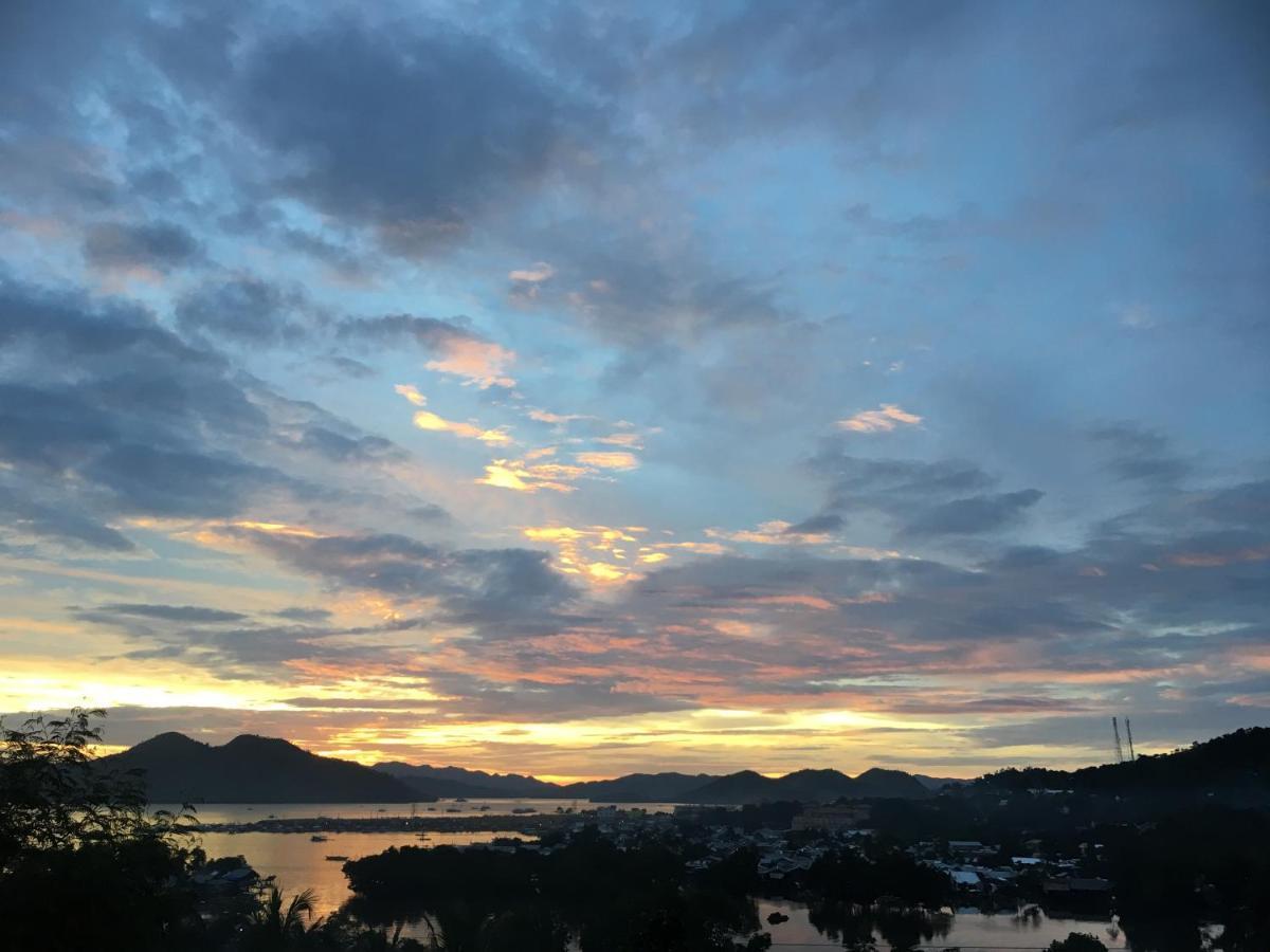 Purple Homestay Hillside Coron Exterior foto